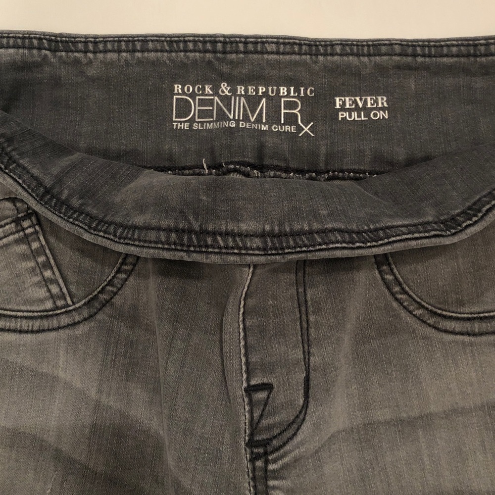 Rock & Republic Fever Pull Legging Size 8